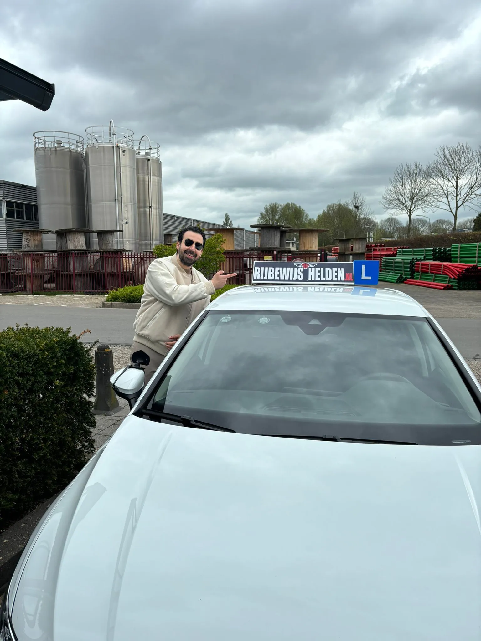 geslaagd voor rijbewijs bij Rijbewijs Helden rijschool sliedrecht geslaagd voor je rijbewijs