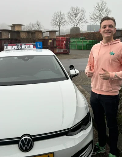 Geslaagd bij beste rijschool Dordrecht, de rijschool specialist voor CBR examenrouttes rijden.